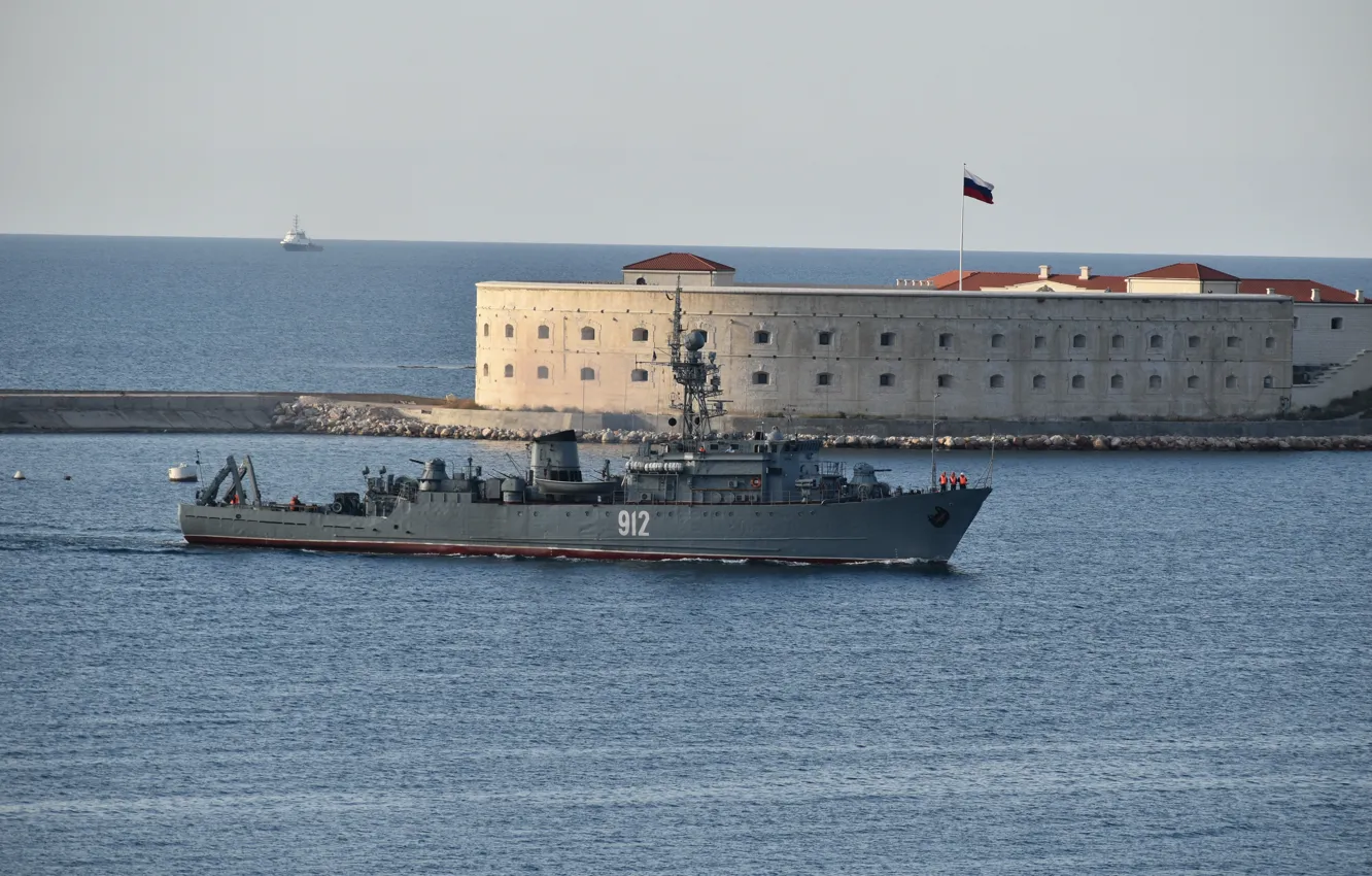 Photo wallpaper sea, Sevastopol, minesweeper, project 266m, Turbinist, author Erne