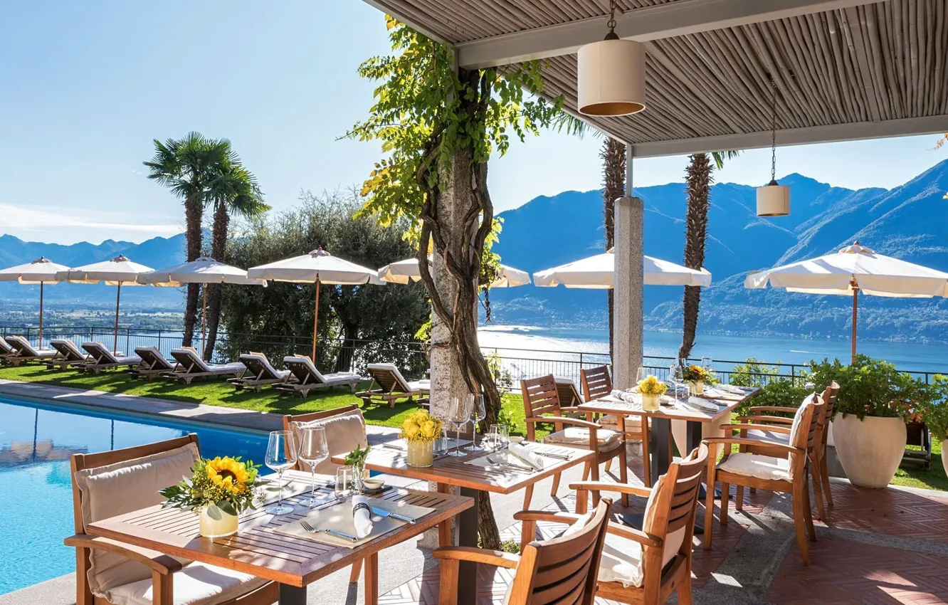Photo wallpaper mountains, lake, stay, pool, Switzerland, cafe, umbrellas, the hotel