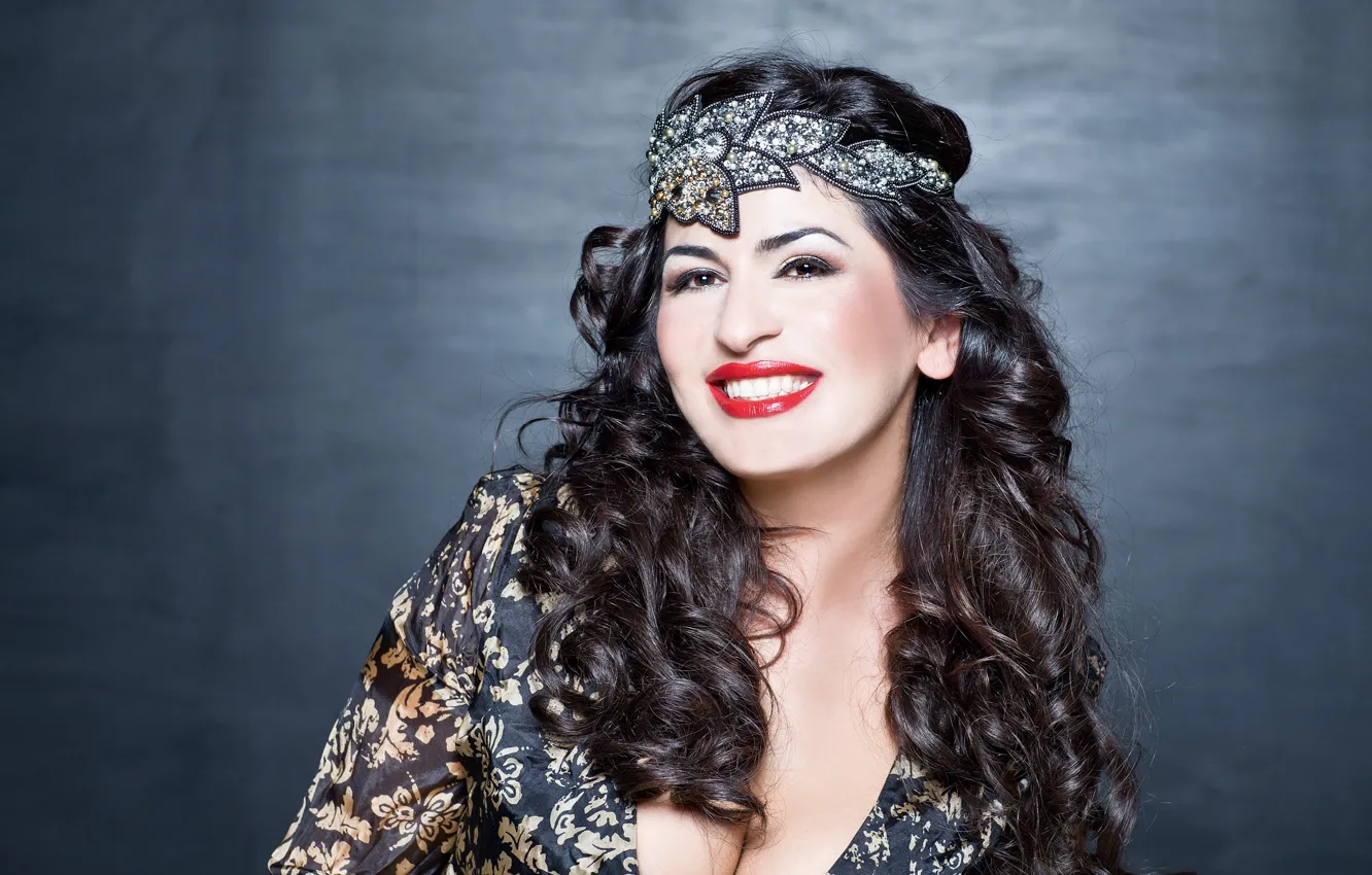 Photo wallpaper soprano, Opera singer, Ossetian, iron, Veronika Dzhioeva