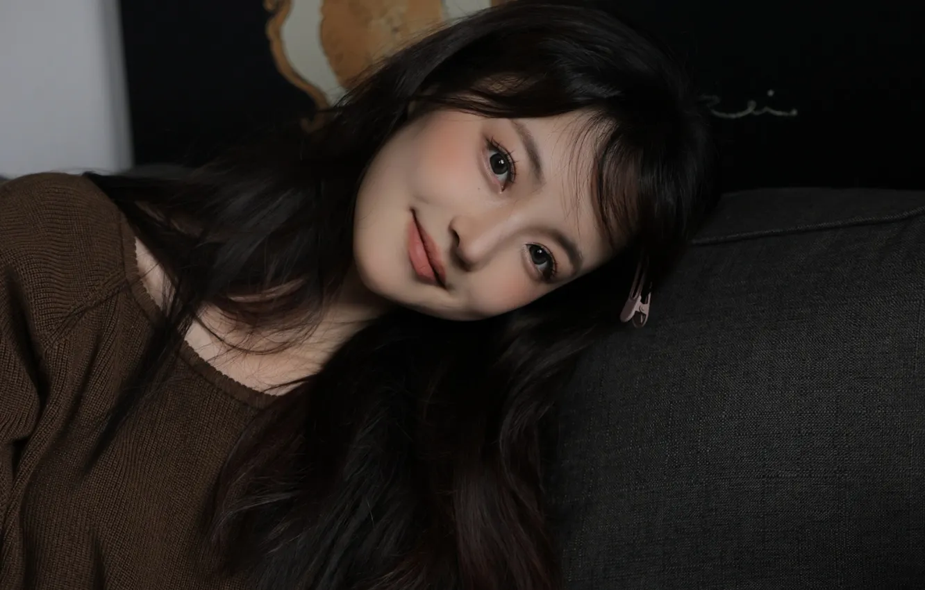 Photo wallpaper Beautiful, Asian, Model, Smile, Woman, Sofa, Cute, Pretty