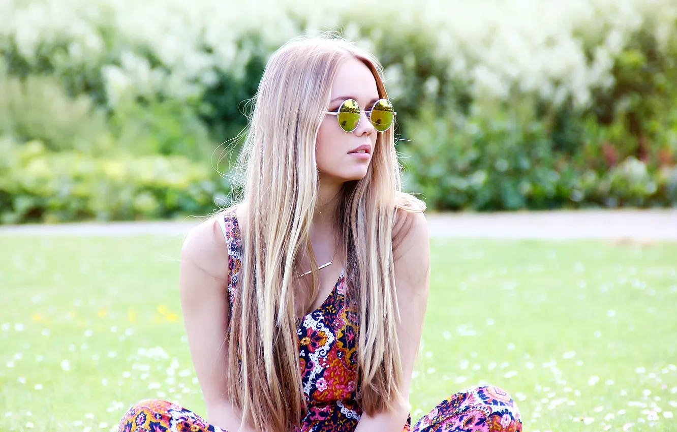 Photo wallpaper summer, girl, face, hair, glasses