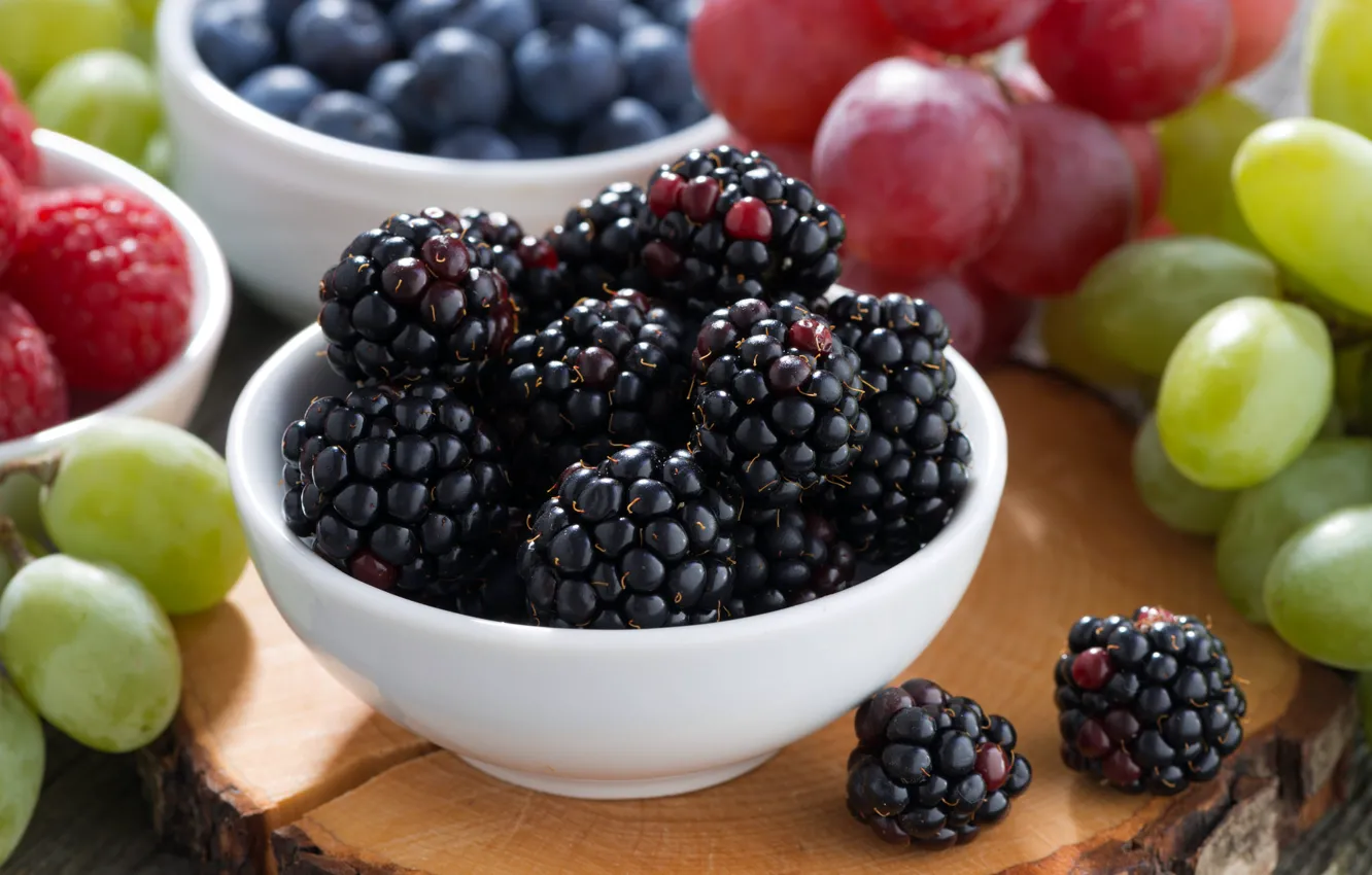 Photo wallpaper macro, berries, grapes, BlackBerry