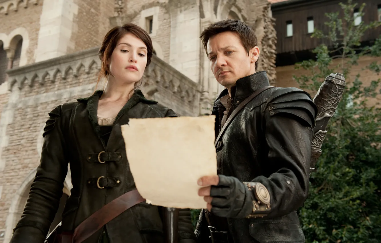 Photo wallpaper Gemma Arterton, Jeremy Renner, Jeremy Renner, Hans and Greta, Hansel and Gretel witch hunters, Gemma …