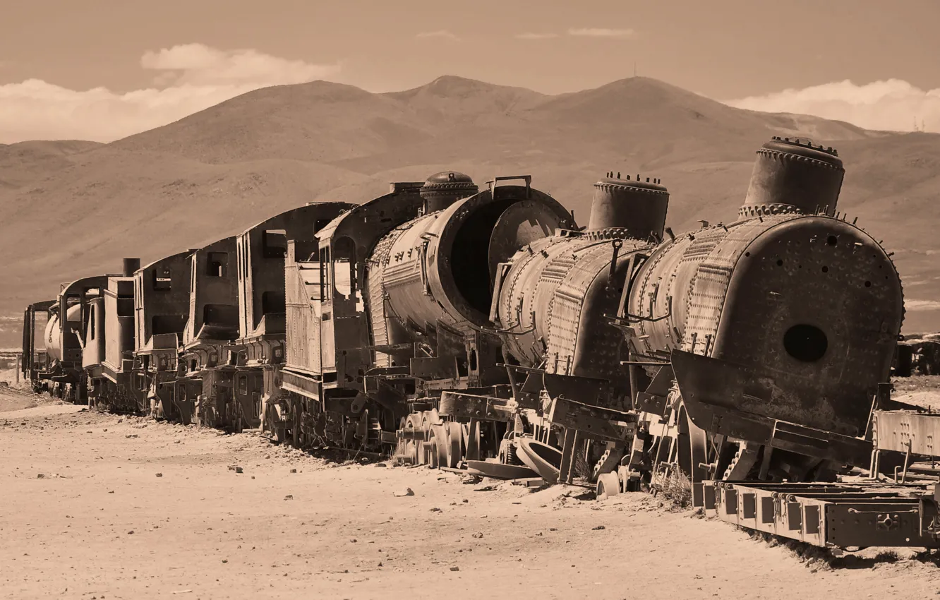 Photo wallpaper desert, train, cars, the ruins