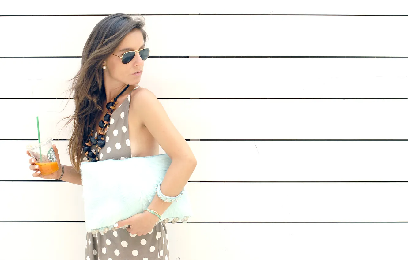 Photo wallpaper juice, wall, fashion, glasses