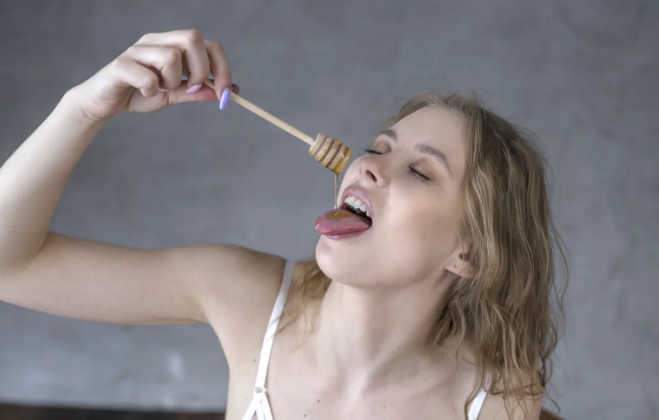 Photo wallpaper honey, long hair, model, posing, pretty face, pale skin, Casey, Slim girl