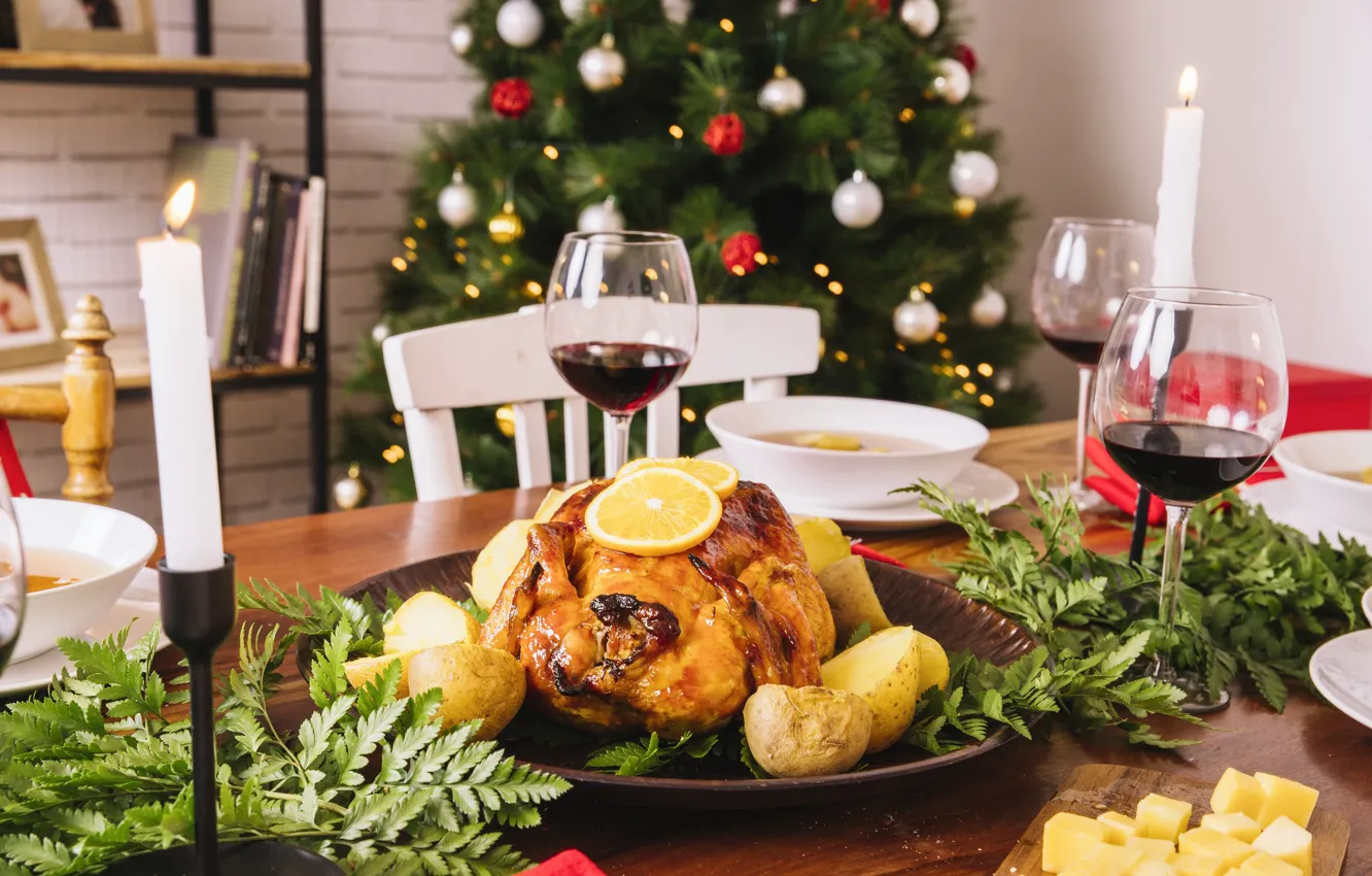 Photo wallpaper holiday, wine, glasses, potatoes, baked chicken