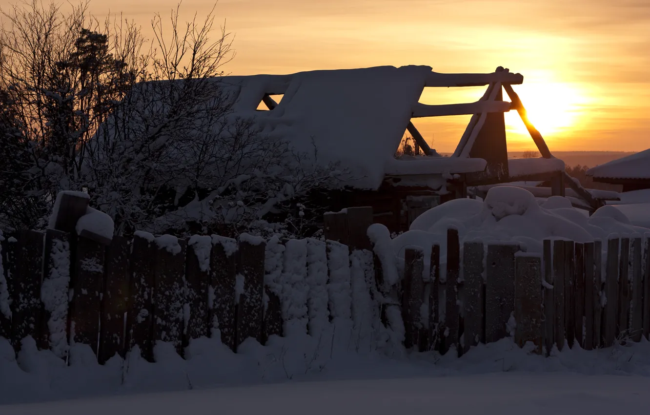 Photo wallpaper cold, snow, sunset, home, old, Siberia