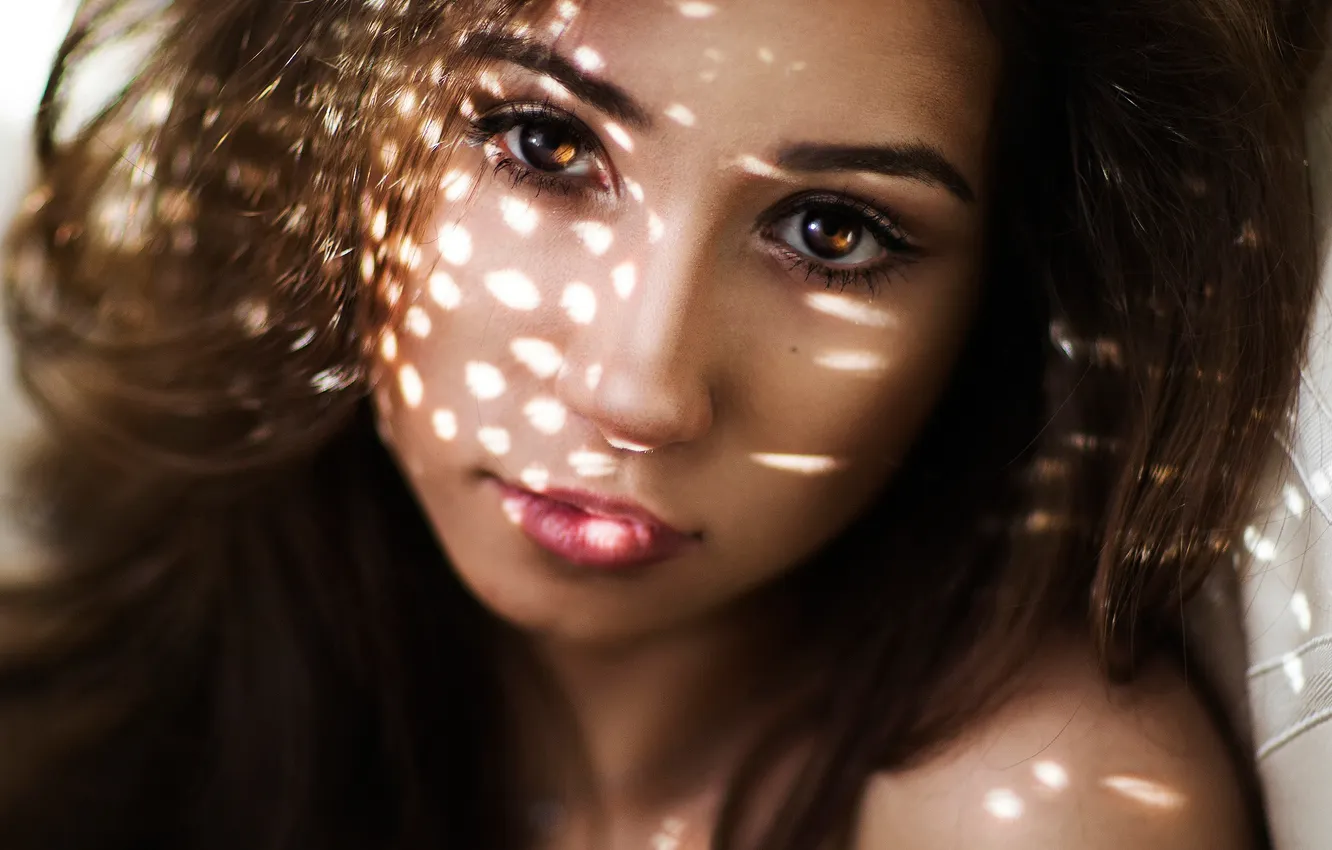 Photo wallpaper portrait, sunlight, brown-eyed