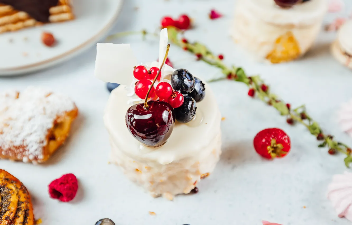 Photo wallpaper berries, cake, dessert