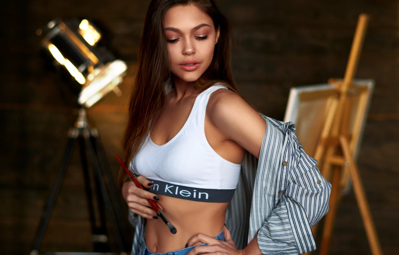 Photo wallpaper girl, pose, jeans, topic, brush, easel, Sergey Olszewski, Anastasia Lukina