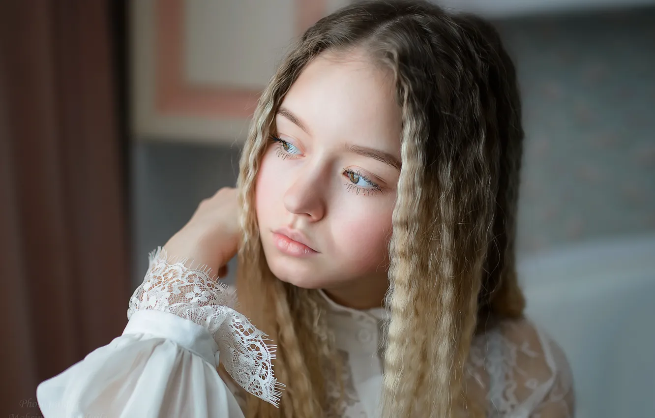 Photo wallpaper Alice, girl, the beauty, curls, Maksimova Ludmila