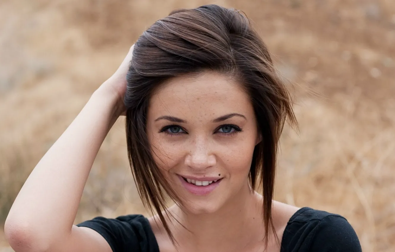 Photo wallpaper woman, faces, Sierra Love