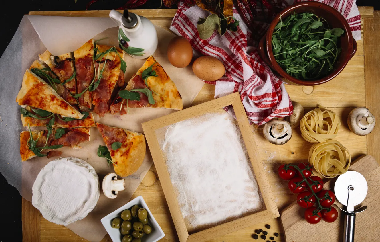 Photo wallpaper greens, mushrooms, Italy, pizza, tomatoes, flour