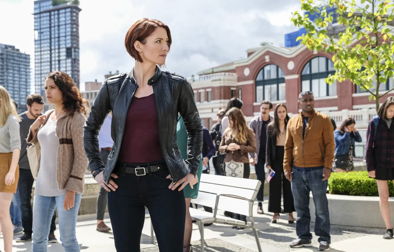 Photo wallpaper street, people, figure, the series, Supergirl, Supergirl, CHYLER LEIGH, Alex Danvers