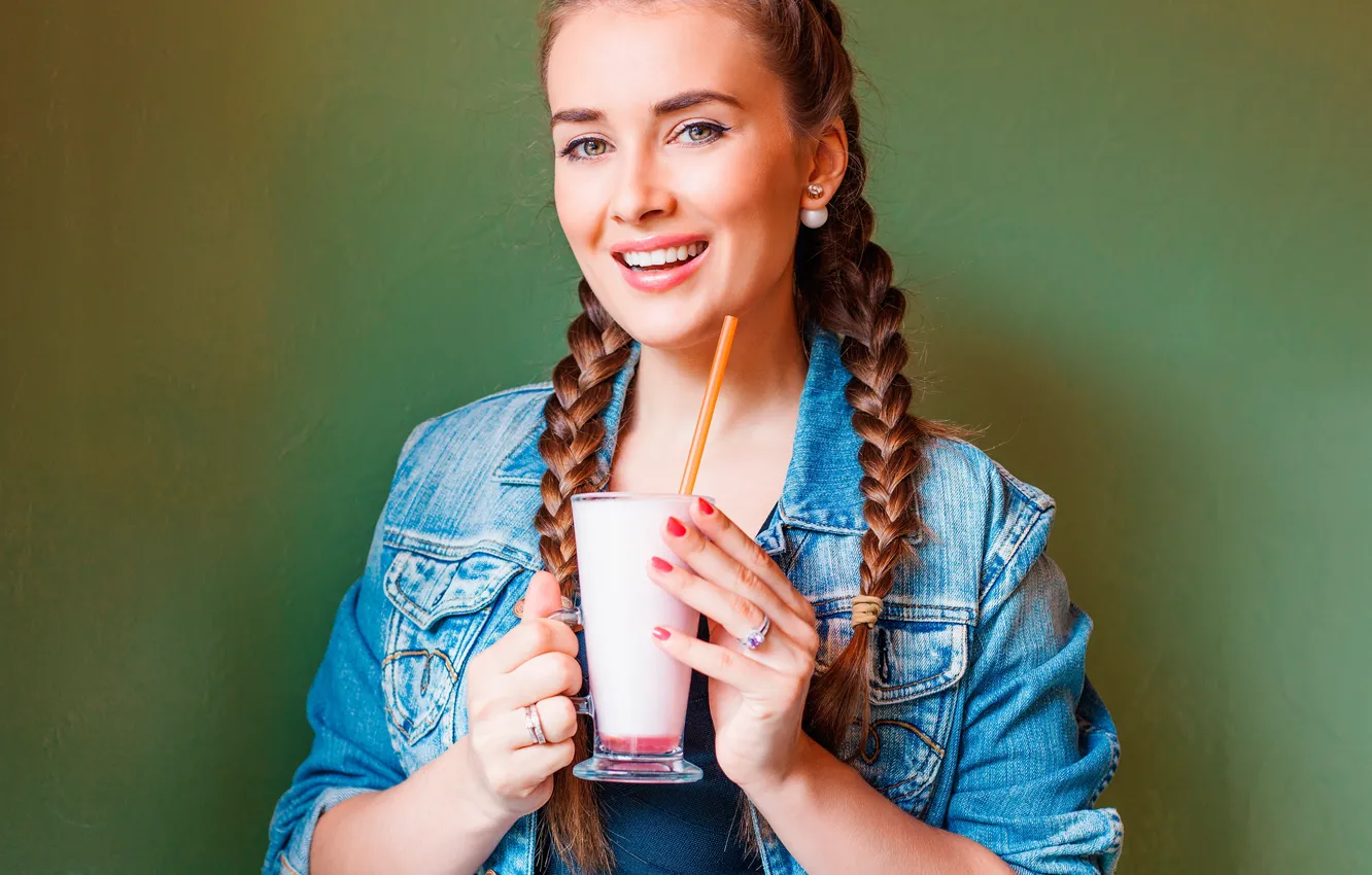 Photo wallpaper girl, glass, smile, background, portrait, makeup, hairstyle, cocktail