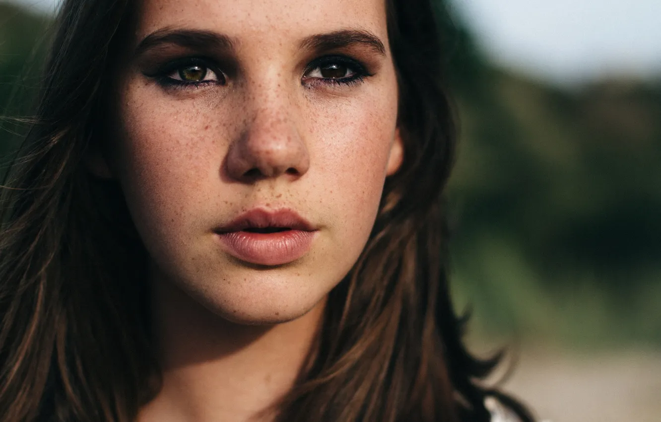 Photo wallpaper eyes, look, face, background, lips, Bente