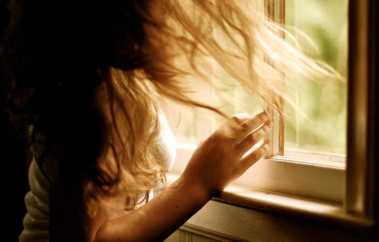 Photo wallpaper macro, hair, hands, window