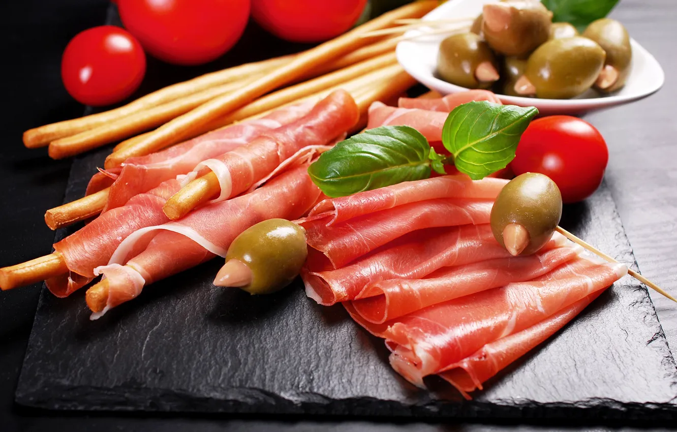 Photo wallpaper cheese, tomatoes, olives, watching
