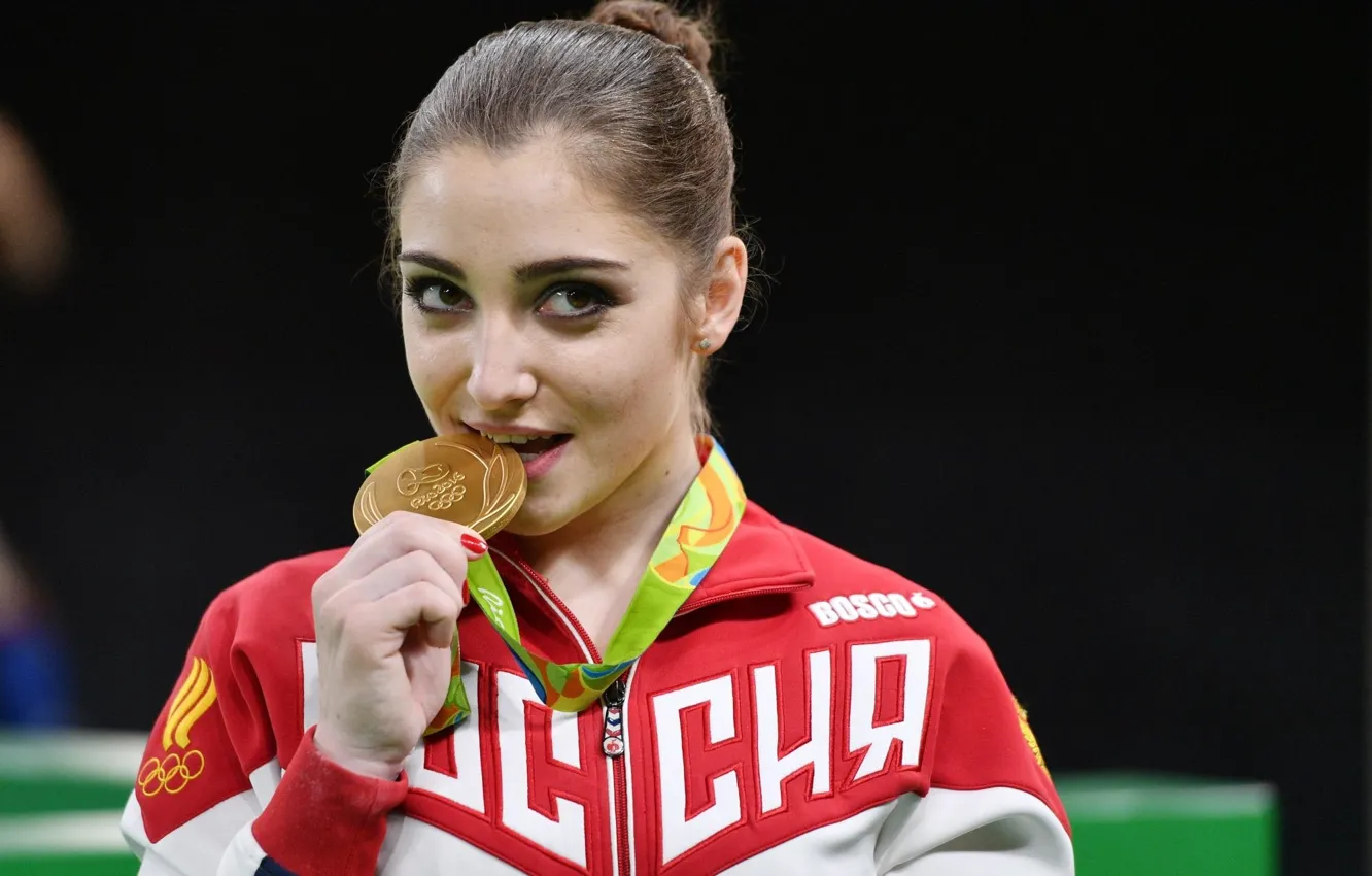 Photo wallpaper look, girl, joy, face, figure, Olympics, medal, Russia