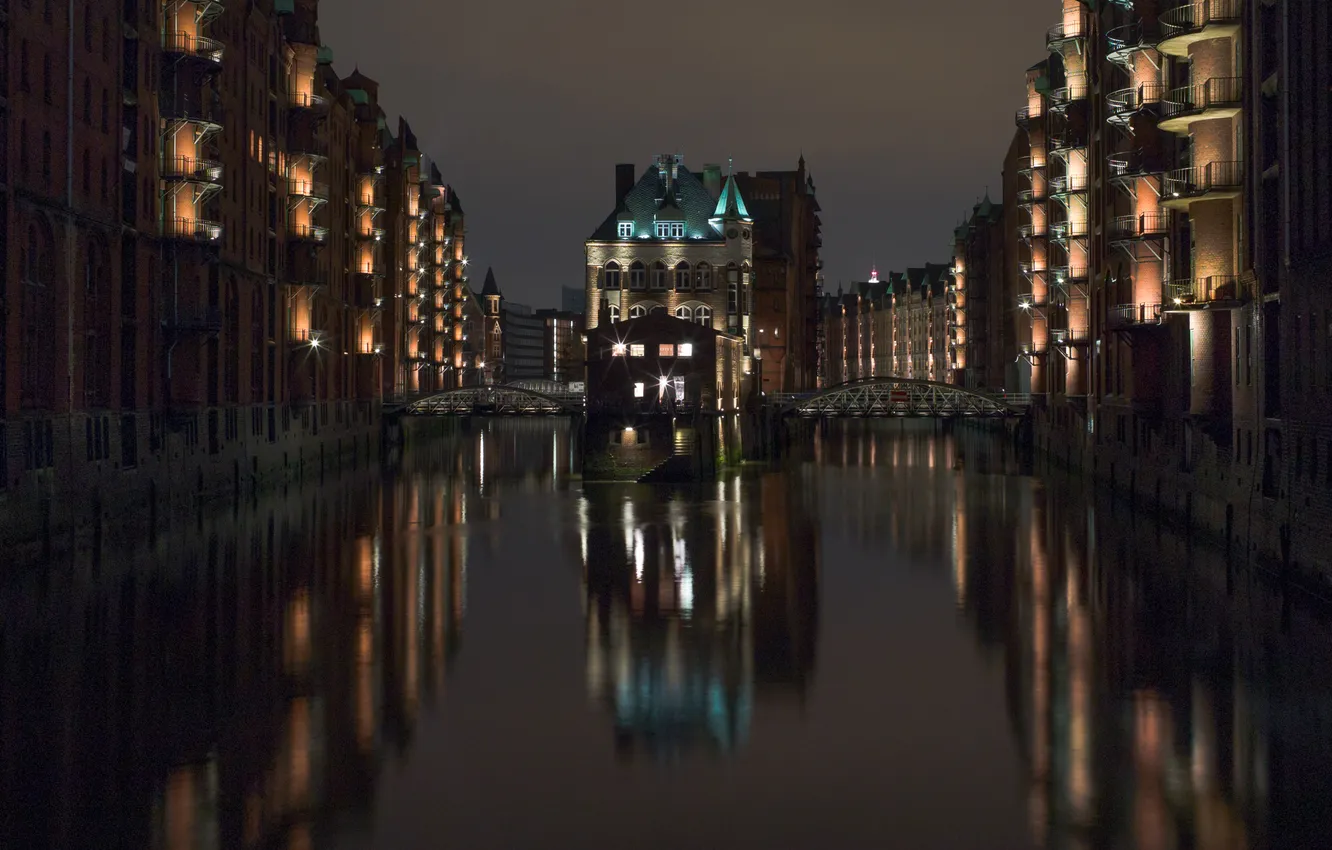 Photo wallpaper the sky, night, lights, home, Germany, channel, Hamburg