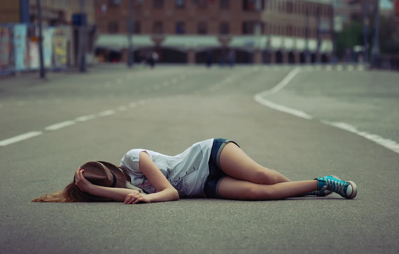 Photo wallpaper girl, legs, hat, street