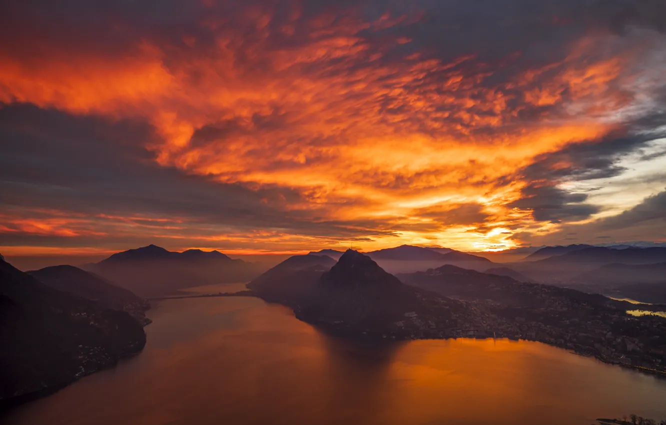 Photo wallpaper sunset, mountains, pond, the folding