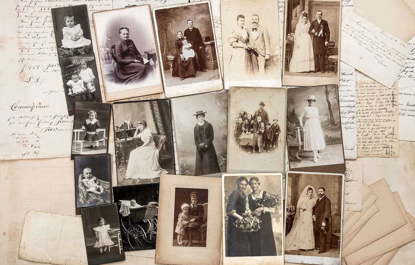 Photo wallpaper letters, rust paper, old photos