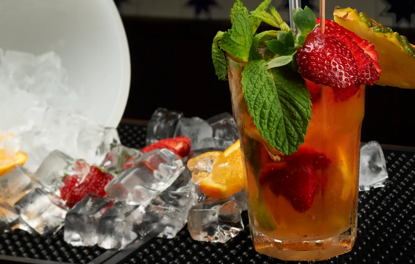 Photo wallpaper ice, strawberry, cocktail, pineapple, mint