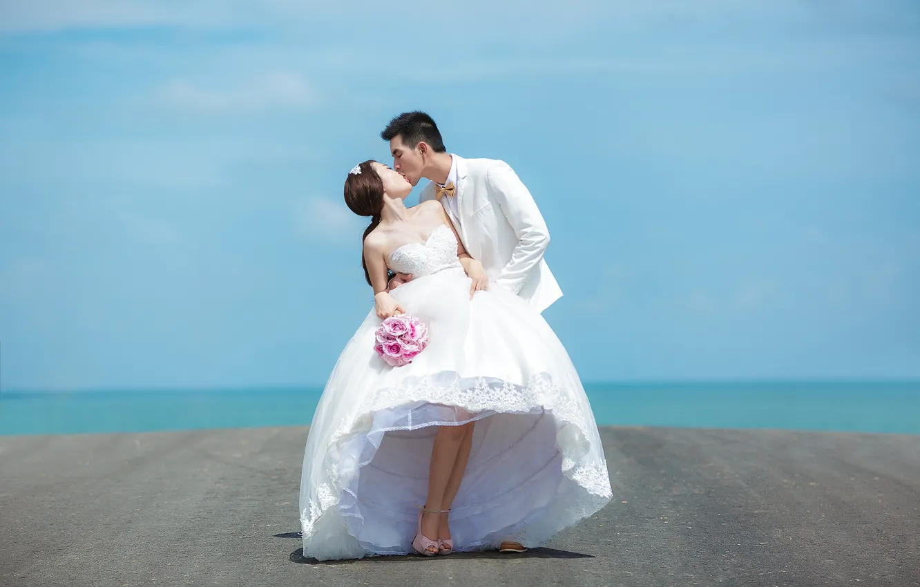 Photo wallpaper sea, the sky, bouquet, horizon, pair, the bride, harbour, wedding