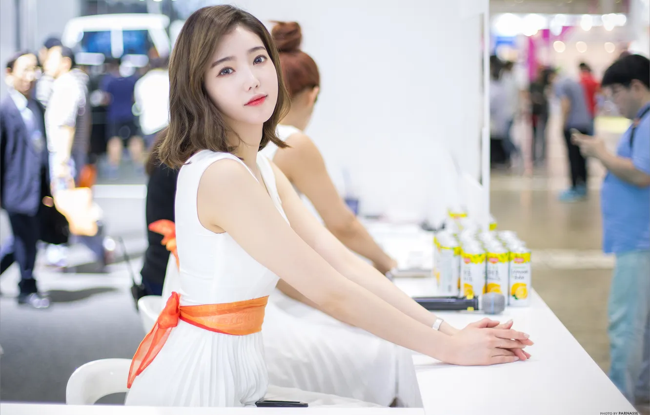 Photo wallpaper look, pose, model, people, portrait, hands, makeup, dress