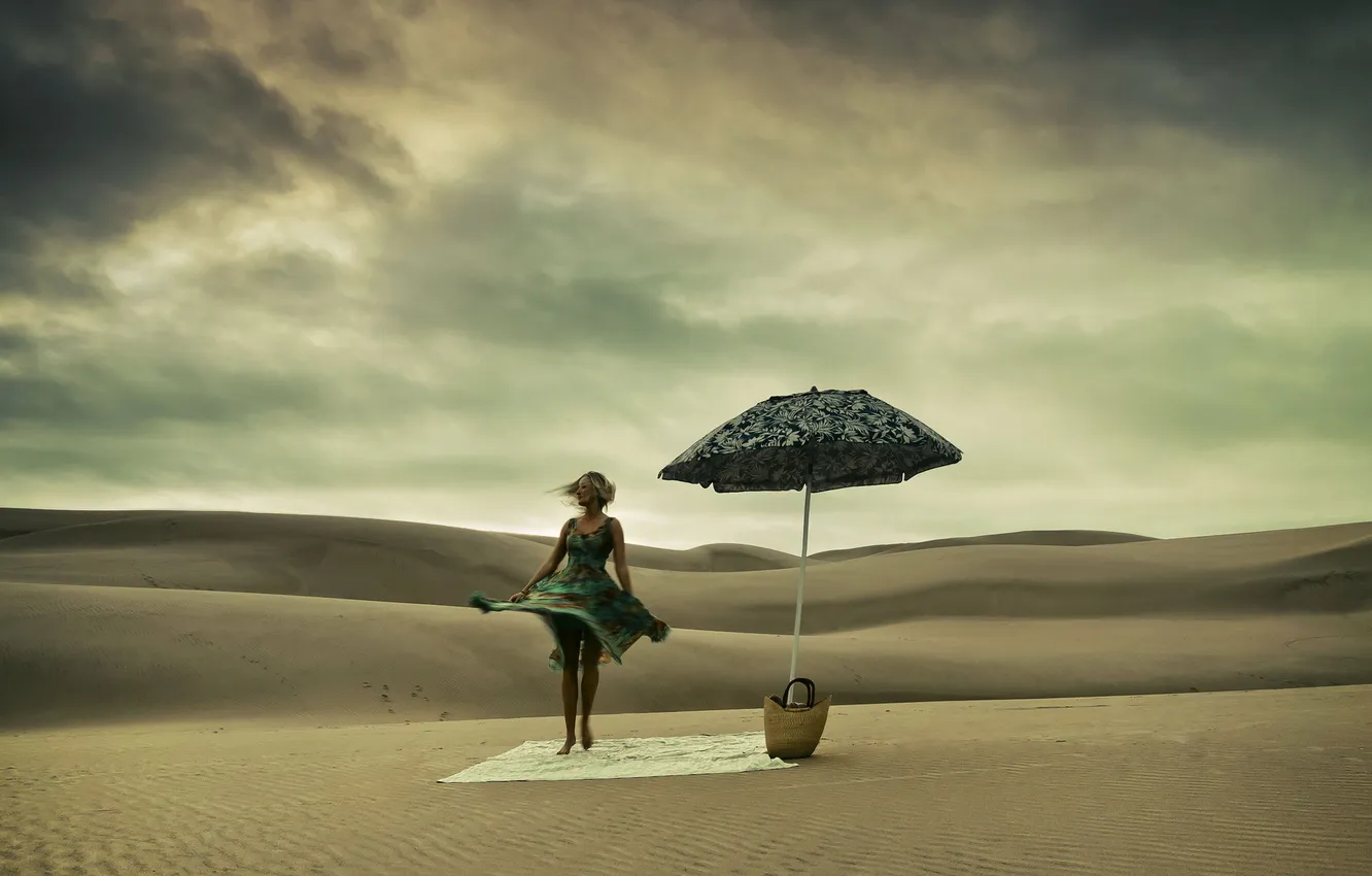 Photo wallpaper girl, desert, umbrella
