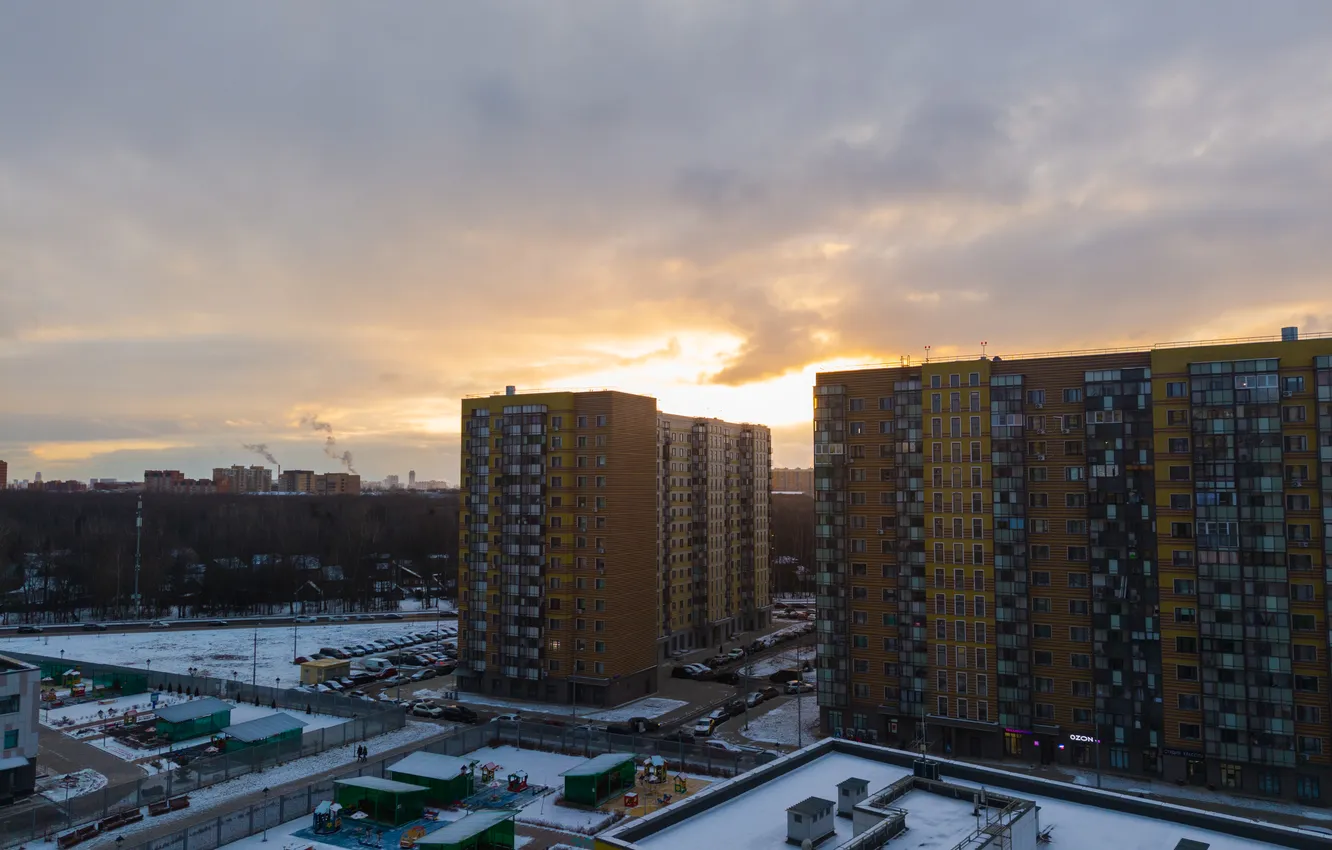 Photo wallpaper winter, sunset, clouds, the city, overcast, people, building, home