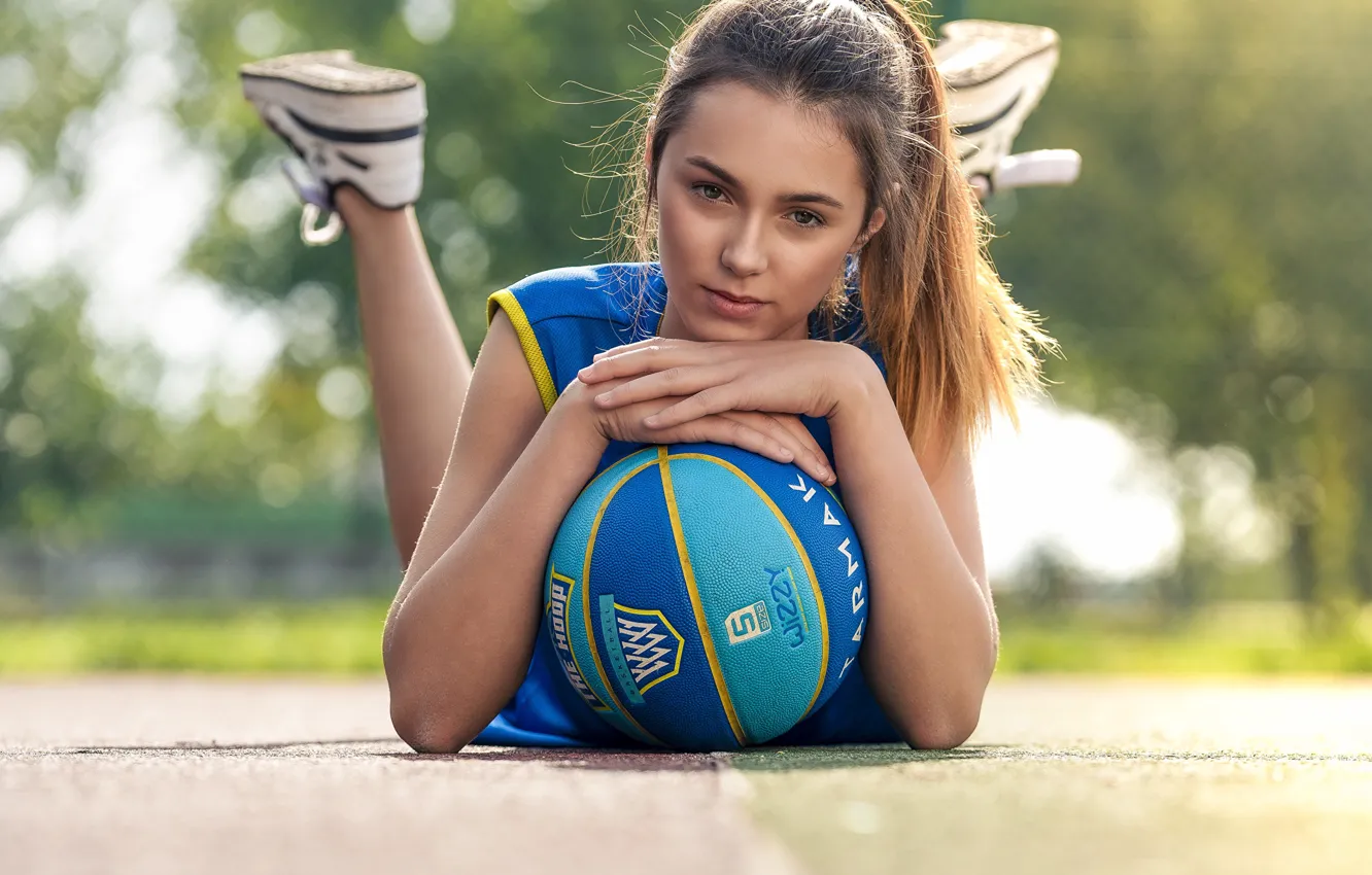 Photo wallpaper girl, bokeh, ball, hand, looking, lying, young women, Young Woman