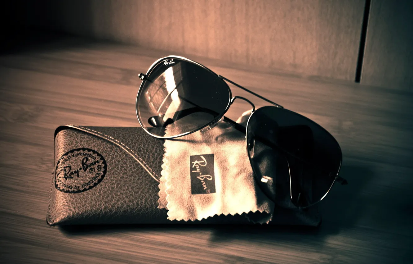 Photo wallpaper macro, glasses, case