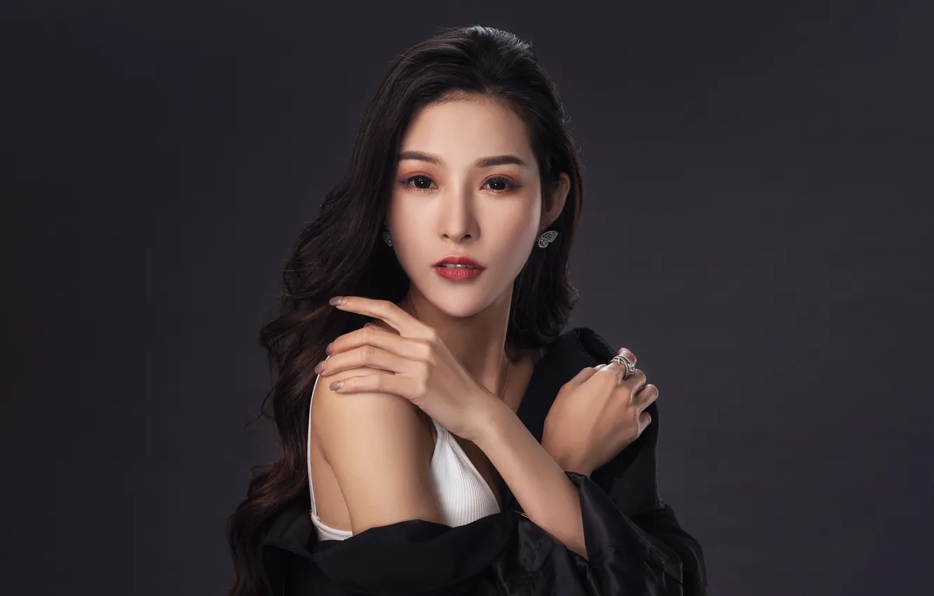 Photo wallpaper look, hands, brunette, Asian