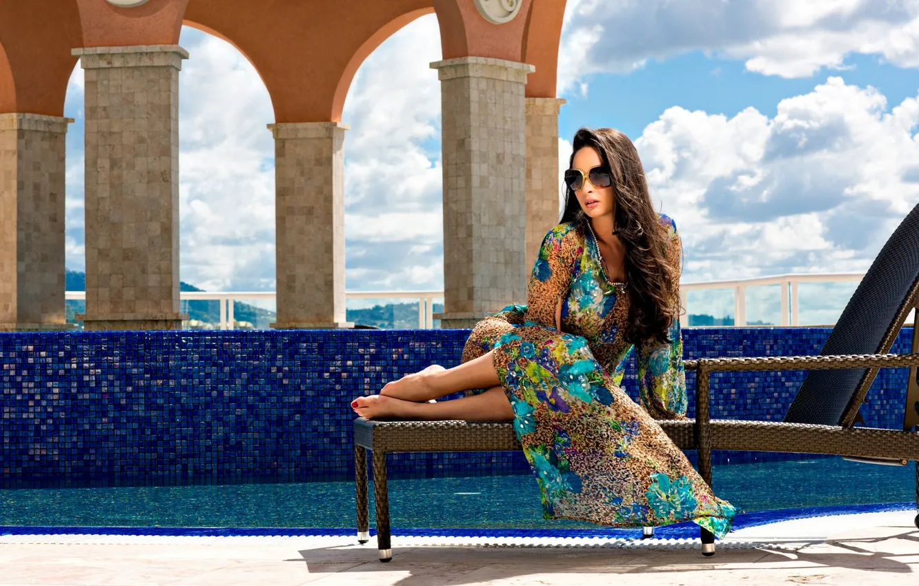 Photo wallpaper model, dress, glasses, chaise, Dhisha Moorjani