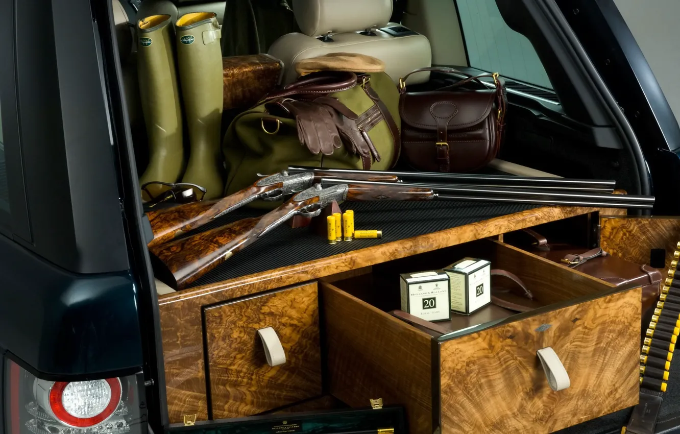 Photo wallpaper boots, gloves, the trunk, Range Rover, guns, cartridges, bags, range Rover