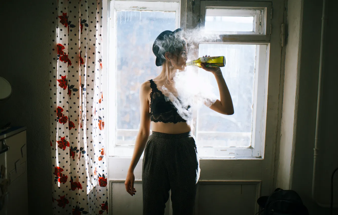 Photo wallpaper girl, beer, window