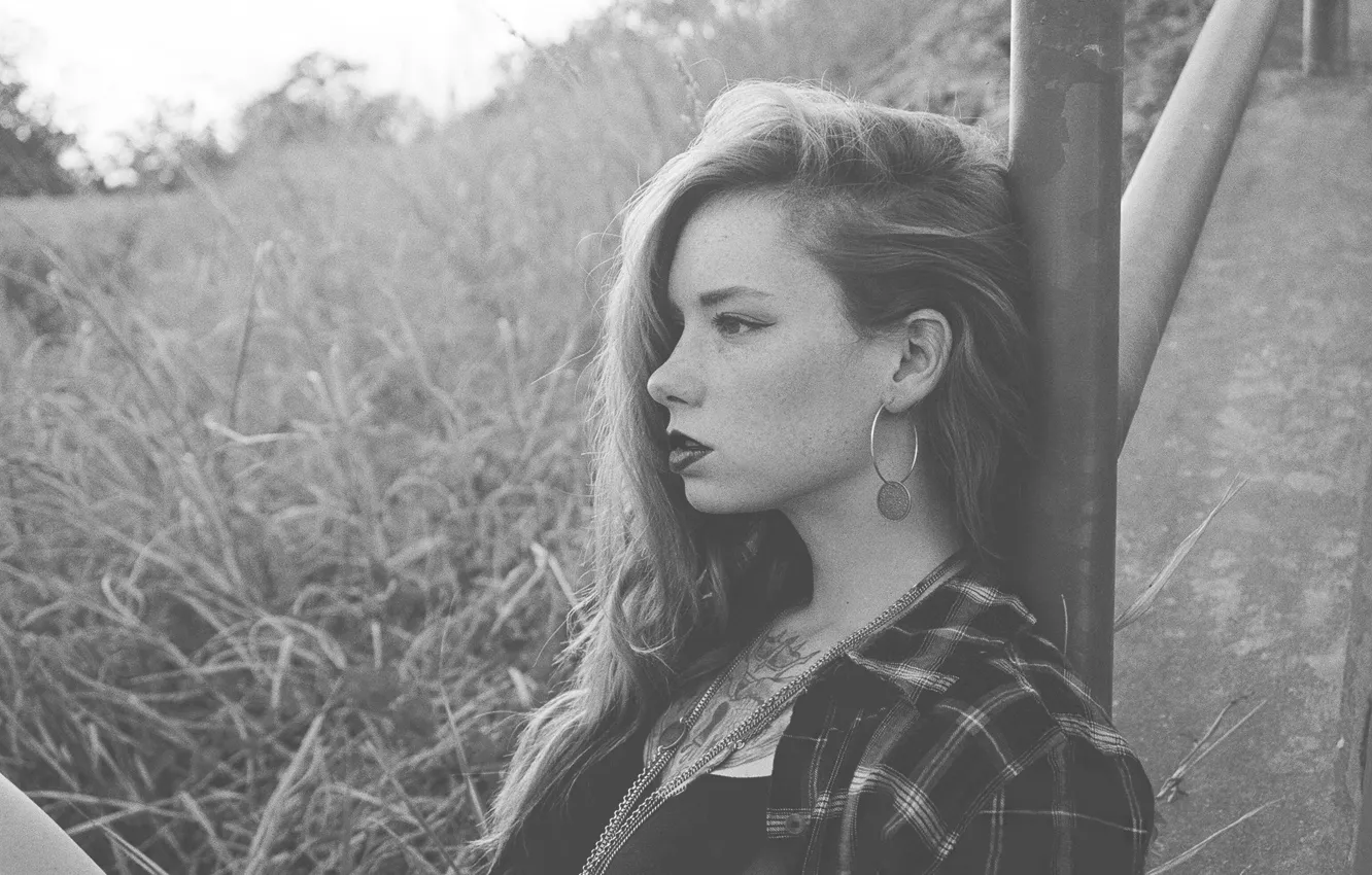 Photo wallpaper girl, woman, model, tattoo, black and white, Hattie Watson, female, necklace