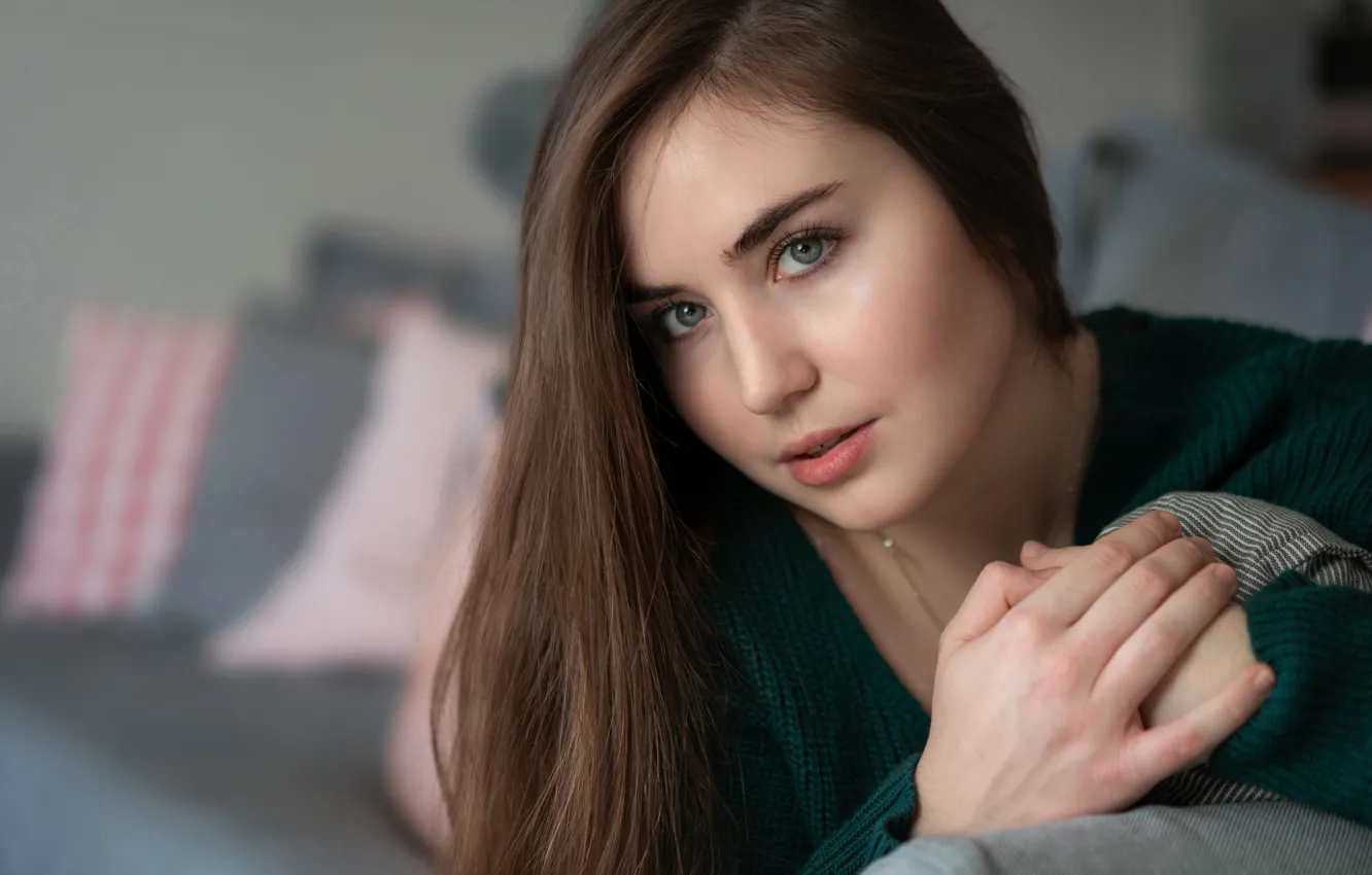 Photo wallpaper look, girl, face, hair, hands