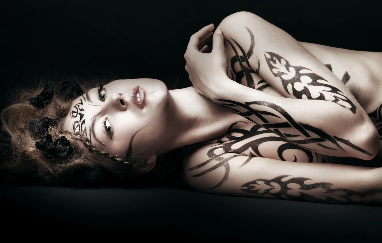 Photo wallpaper BACKGROUND, BODY, LOOK, PATTERNS, HANDS, TATTOO, BROWN hair, ABSTRACTION