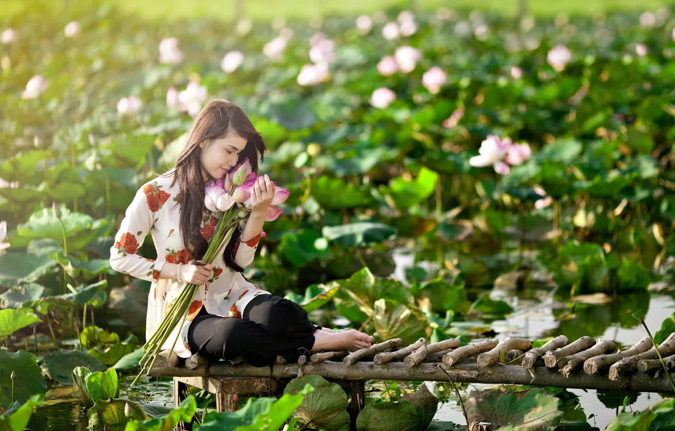 Photo wallpaper girl, nature, Lily