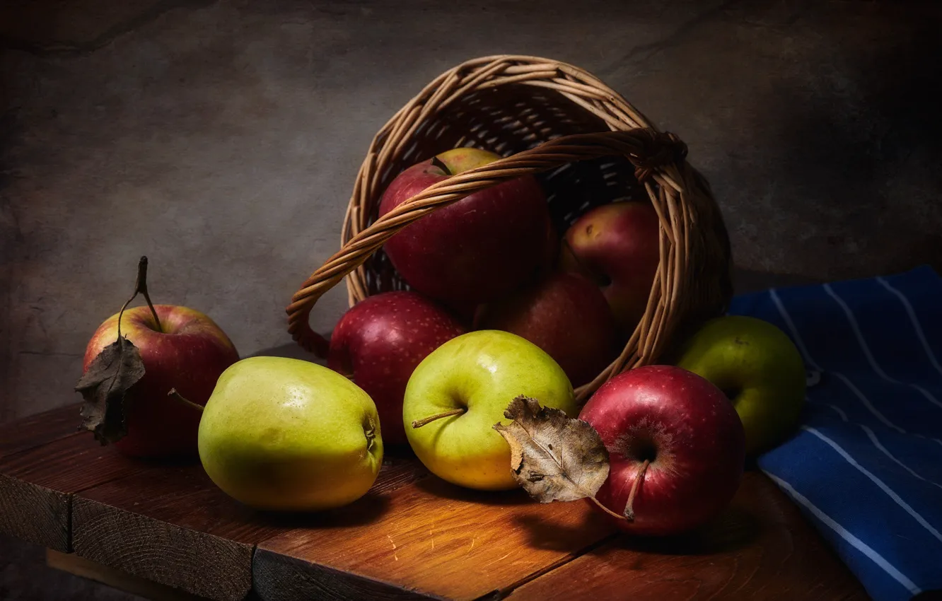 Photo wallpaper light, the dark background, table, basket, apples, Board, food, green