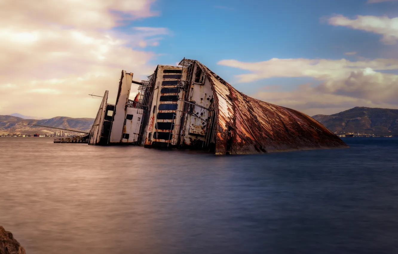 Photo wallpaper coast, water, rust, shipwreck
