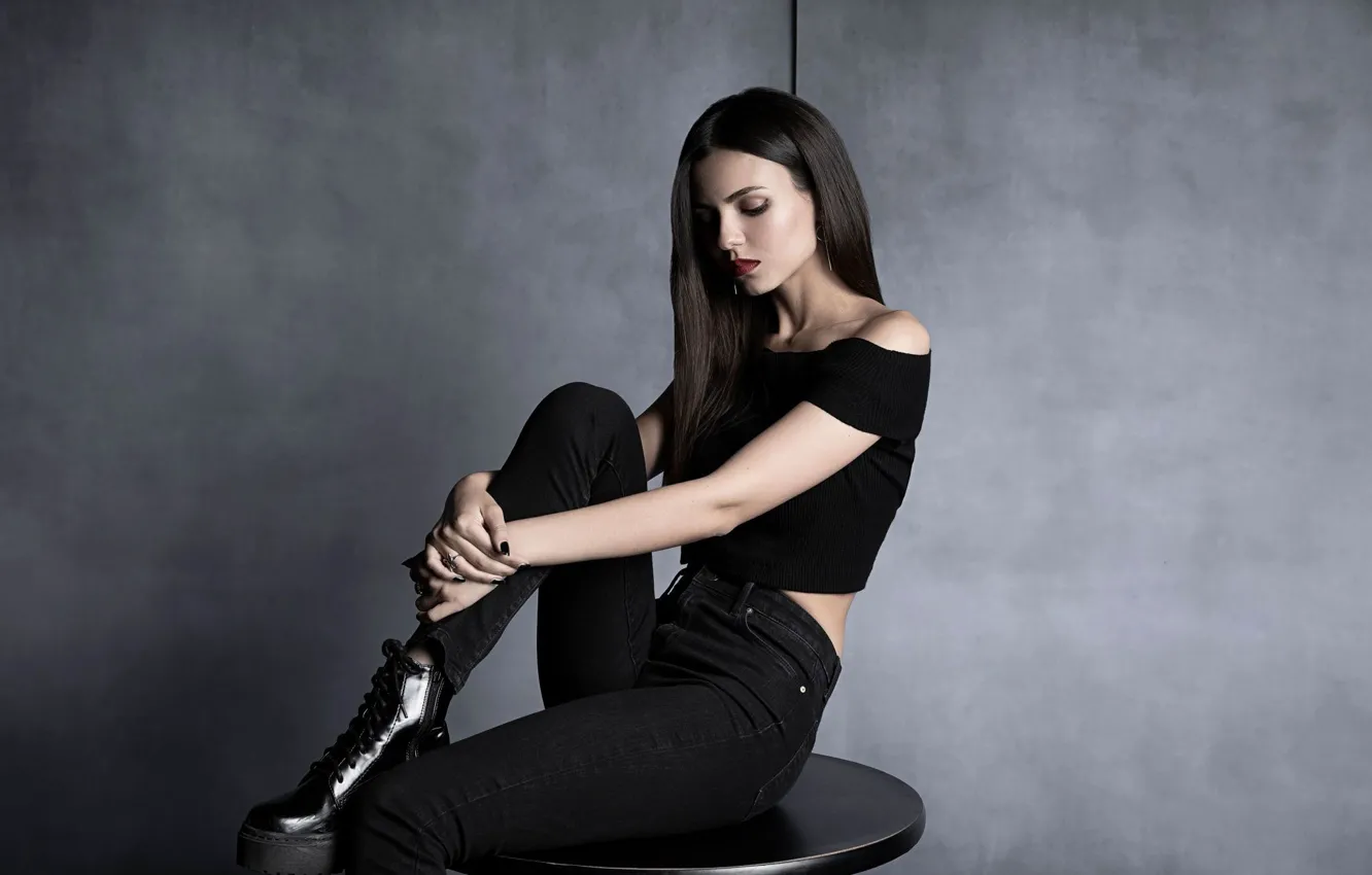 Photo wallpaper girl, pose, model, hair, jeans, beauty, Victoria Justice