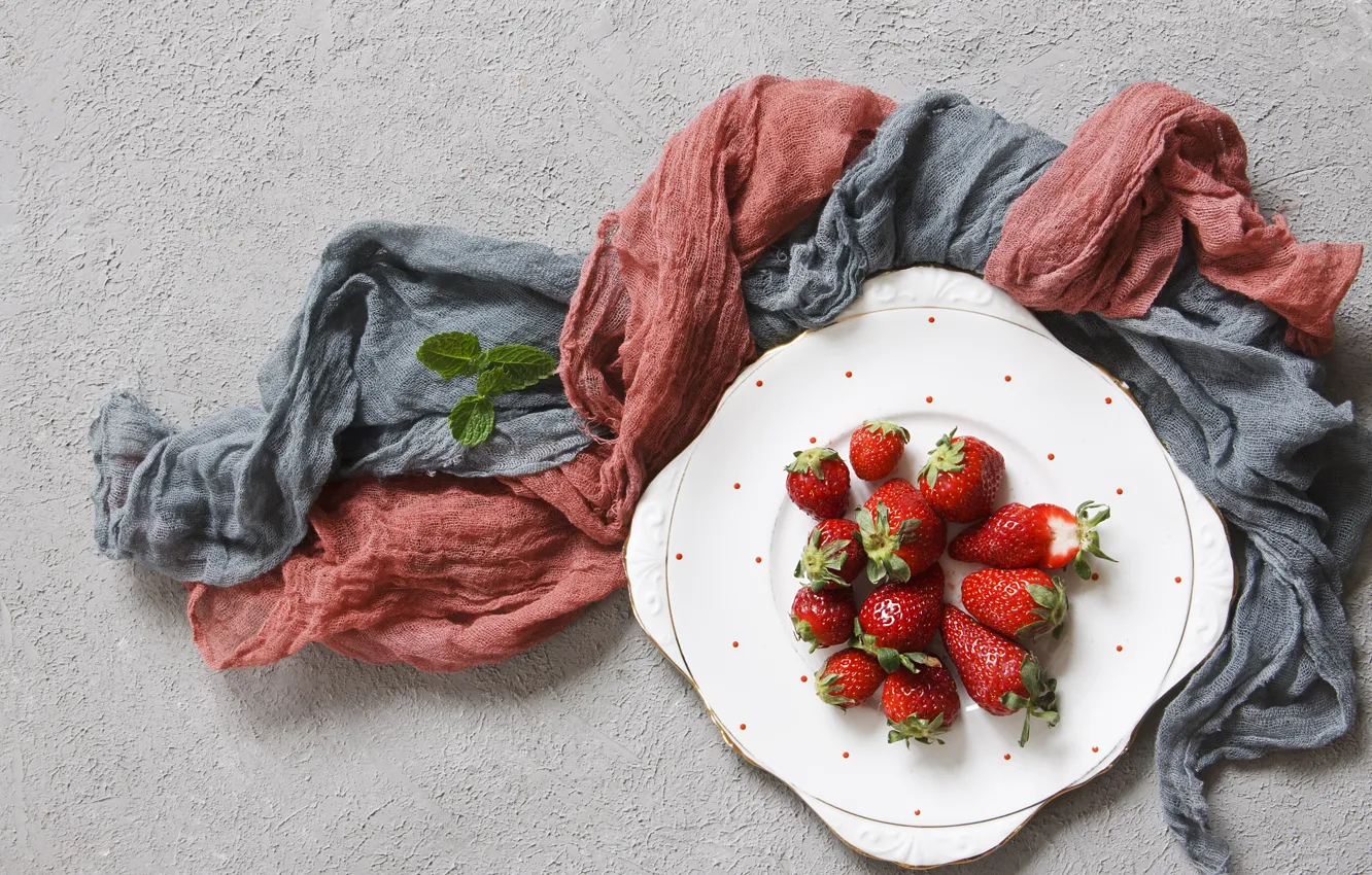 Photo wallpaper berries, strawberry, plate, ripe, Ellygri