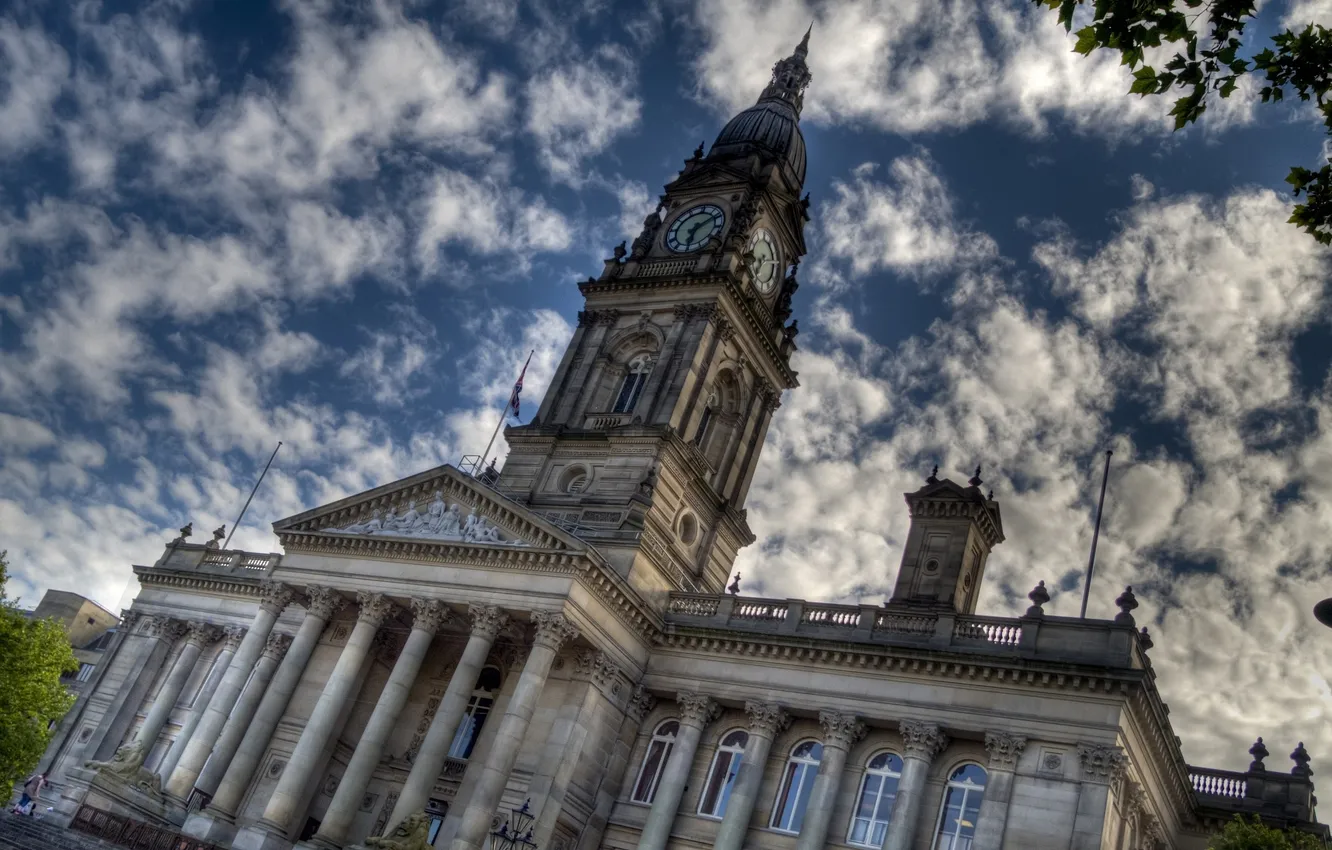 Photo wallpaper Bolton, the sky, City Hall, clouds, USA