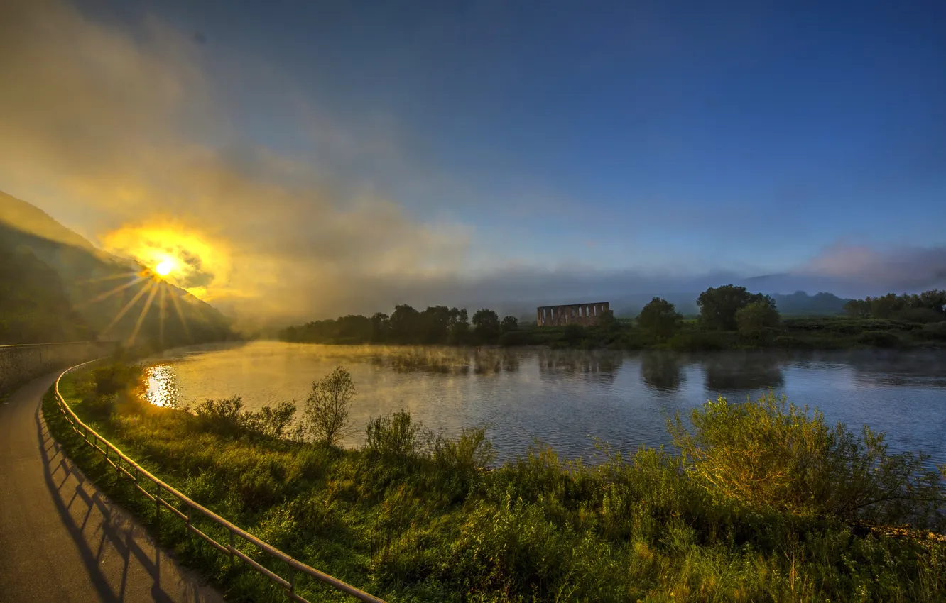 Photo wallpaper the sun, rays, fog, river, dawn, shore, Germany, Bremm