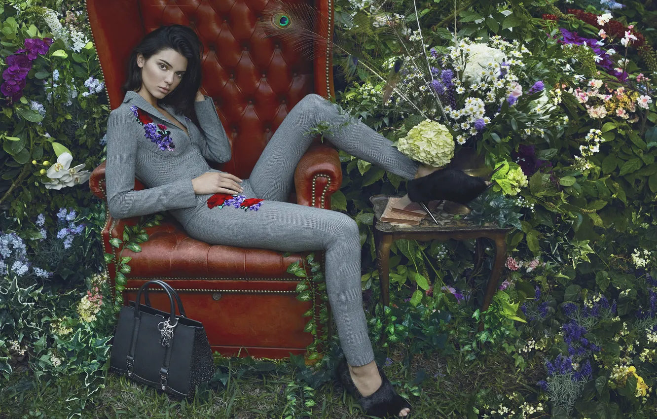 Photo wallpaper model, chair, brunette, Kendall Jenner